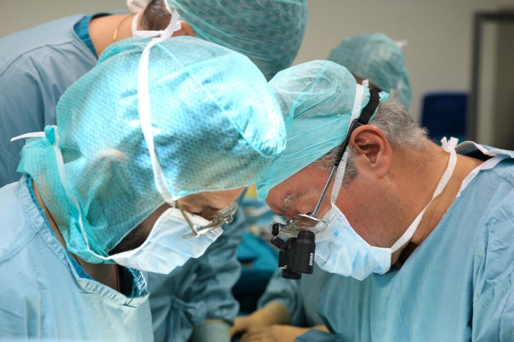 surgeons at Onasis Cardiac Surgery Center