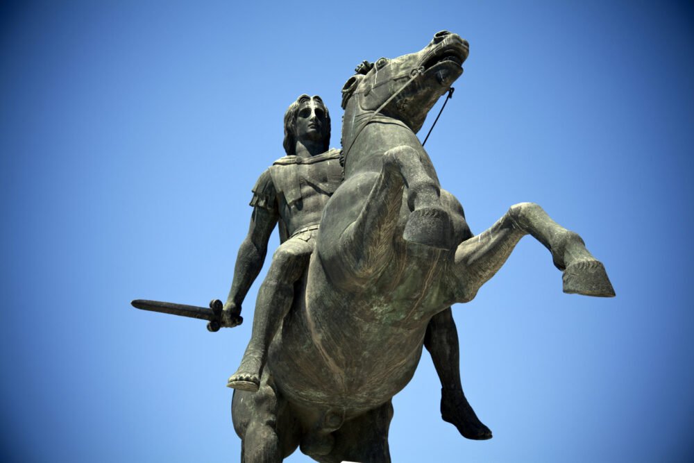 statue of alexander the great